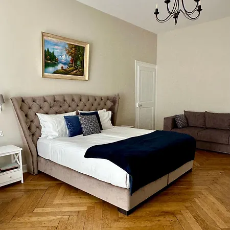 D Exception 100m2 Avec Parking - Centre Historique