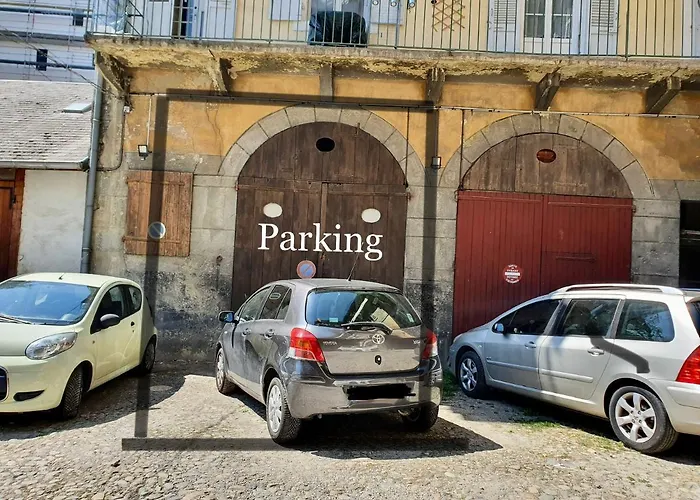 D Exception 100m2 Avec Parking - Centre Historique Appartement Chambéry