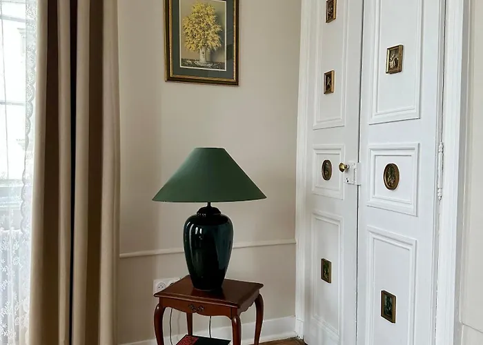 D Exception 100m2 Avec Parking - Centre Historique Appartement Chambéry