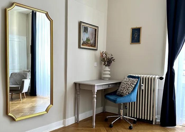 D Exception 100m2 Avec Parking - Centre Historique *